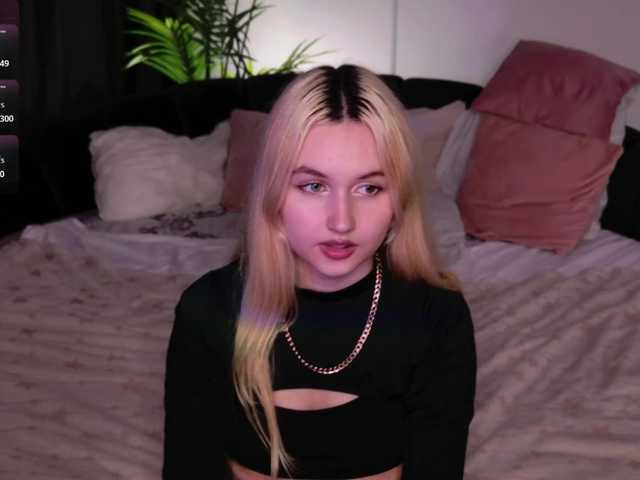 LillyEyess live cam on BongaCams