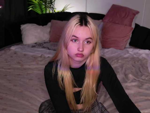 LillyEyess live cam on BongaCams