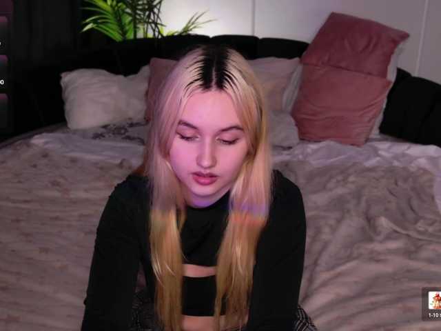 LillyEyess live cam on BongaCams