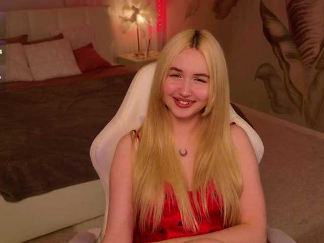 LillyEyess live cam on BongaCams