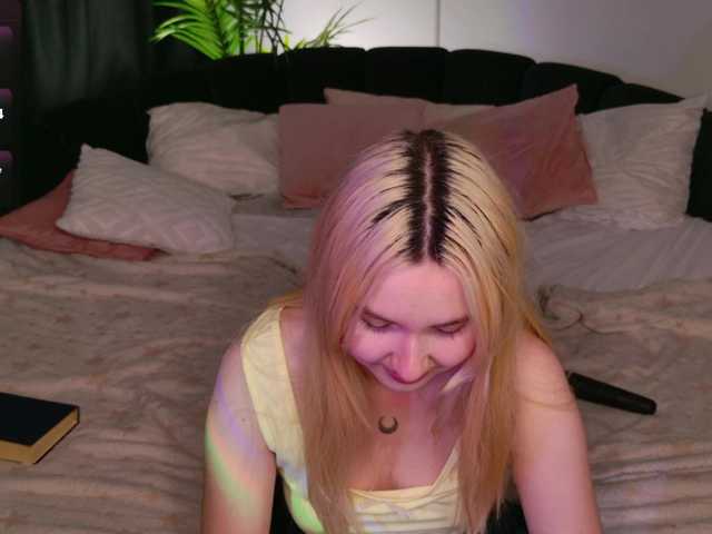 LillyEyess live cam on BongaCams