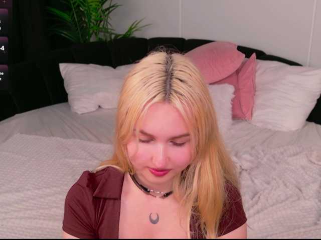 LillyEyess live cam on BongaCams