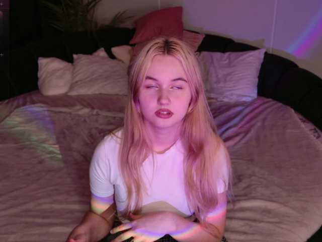 LillyEyess live cam on BongaCams