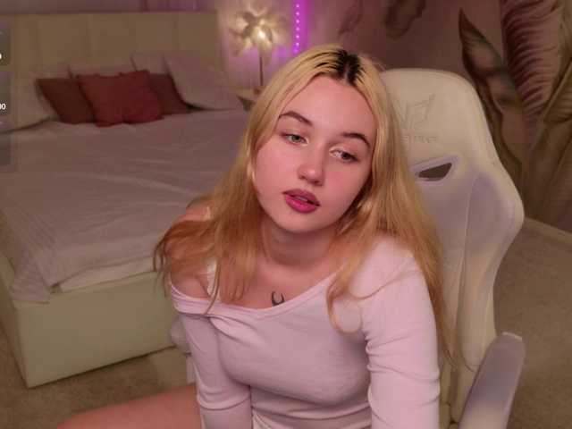 LillyEyess live cam on BongaCams