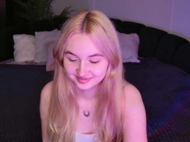 LillyEyess live cam on BongaCams