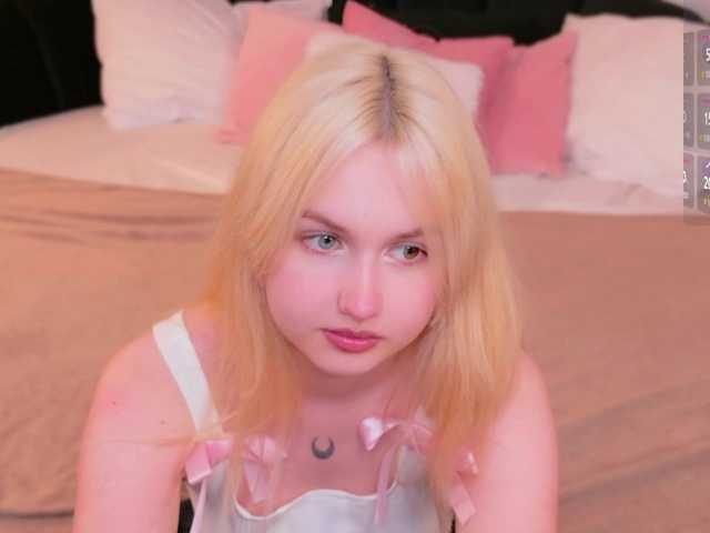 LillyEyess live cam on BongaCams