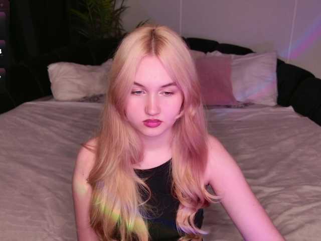 LillyEyess live cam on BongaCams