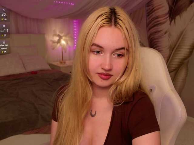 LillyEyess live cam on BongaCams