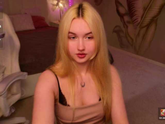 LillyEyess live cam on BongaCams