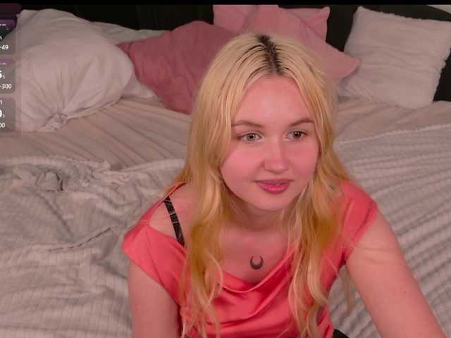 LillyEyess live cam on BongaCams