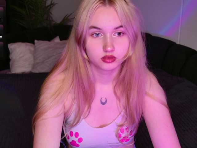 LillyEyess live cam on BongaCams