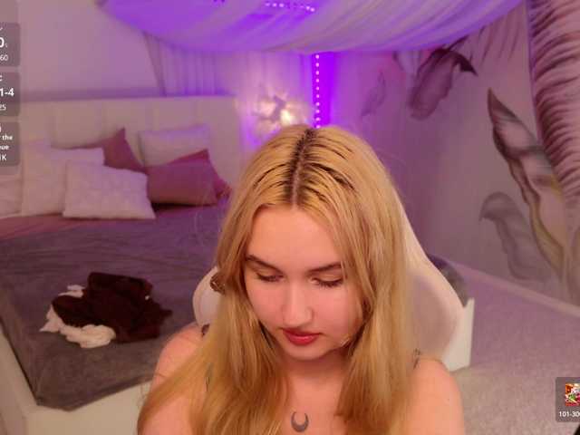 LillyEyess live cam on BongaCams