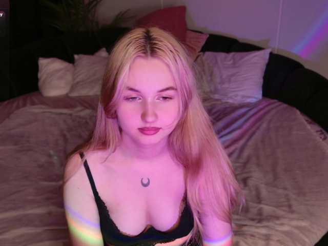 LillyEyess live cam on BongaCams