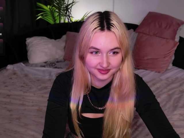 LillyEyess live cam on BongaCams
