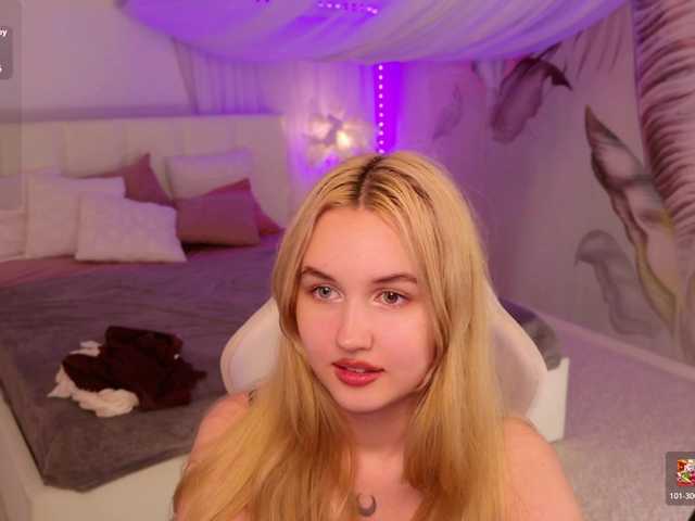 LillyEyess live cam on BongaCams