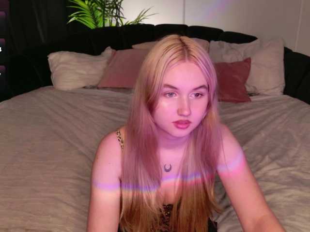 LillyEyess live cam on BongaCams