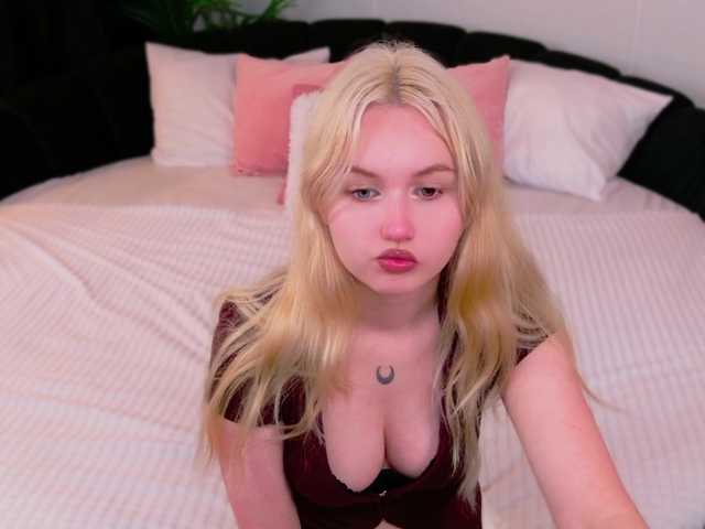 LillyEyess live cam on BongaCams
