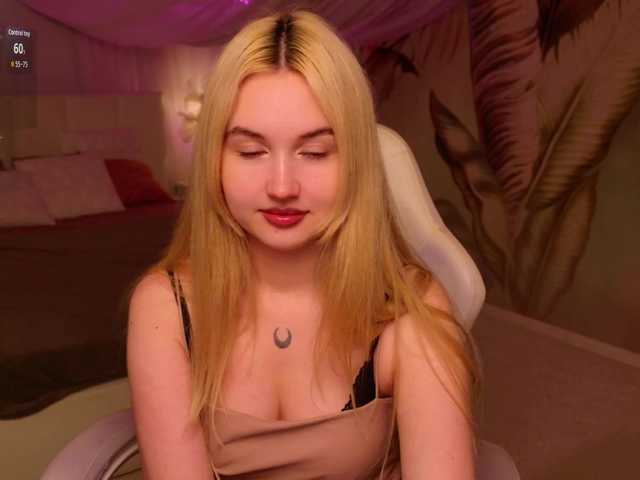 LillyEyess live cam on BongaCams
