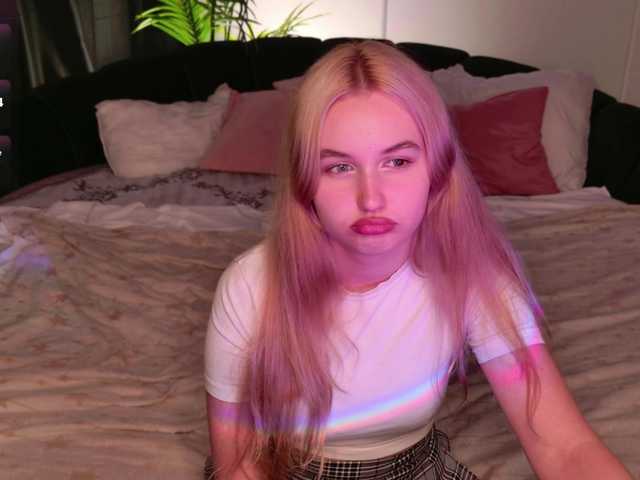 LillyEyess live cam on BongaCams