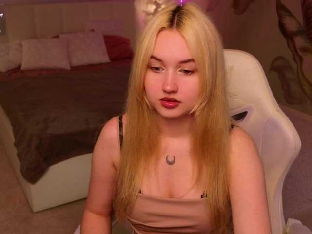 LillyEyess live cam on BongaCams