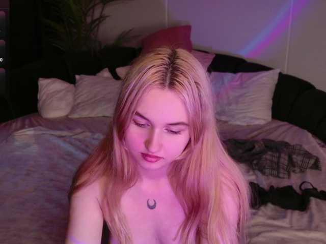 LillyEyess live cam on BongaCams