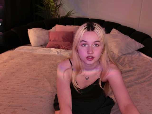 LillyEyess live cam on BongaCams