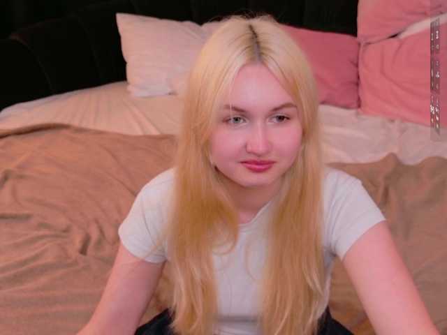 LillyEyess live cam on BongaCams