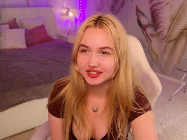 LillyEyess live cam on BongaCams