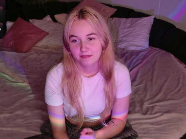 LillyEyess live cam on BongaCams
