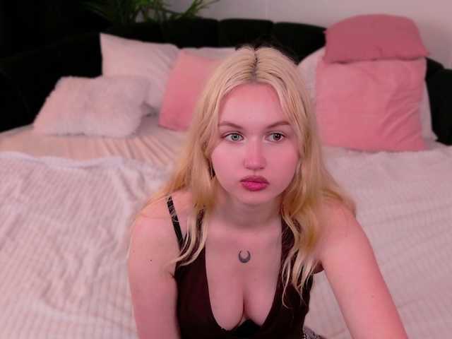 LillyEyess live cam on BongaCams