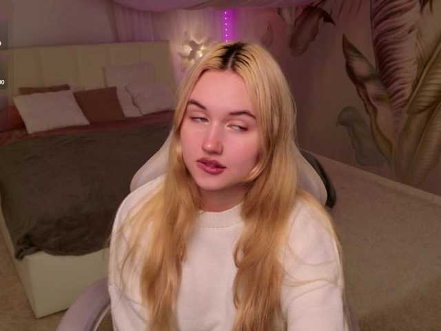 LillyEyess live cam on BongaCams