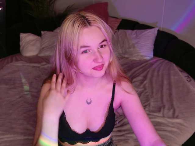 LillyEyess live cam on BongaCams