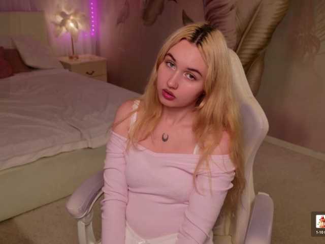 LillyEyess live cam on BongaCams