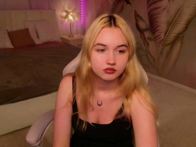 LillyEyess live cam on BongaCams