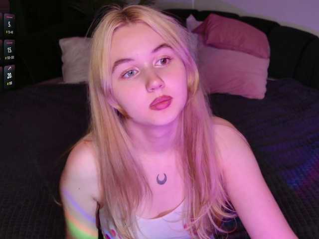 LillyEyess live cam on BongaCams