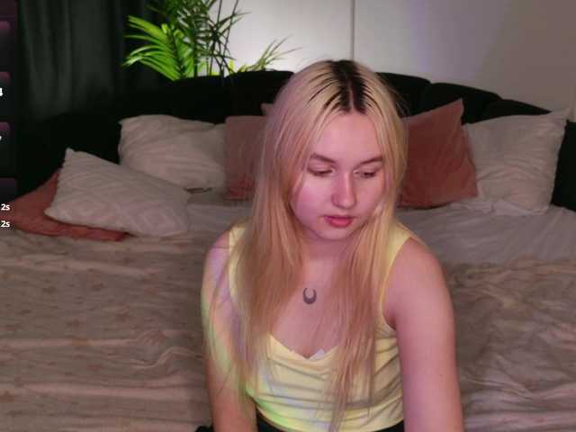 LillyEyess live cam on BongaCams