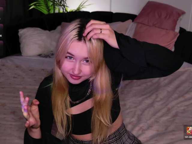 LillyEyess live cam on BongaCams