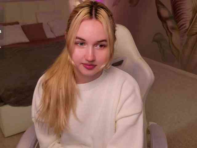 LillyEyess webcam
