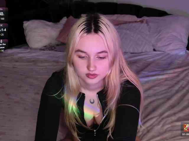 LillyEyess webcam