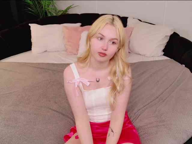 LillyEyess webcam