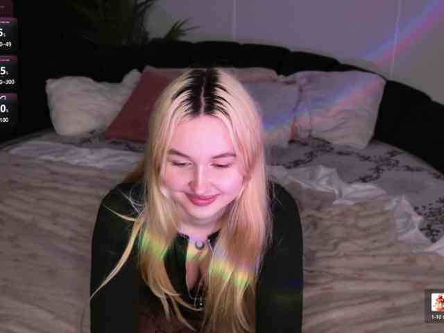LillyEyess webcam