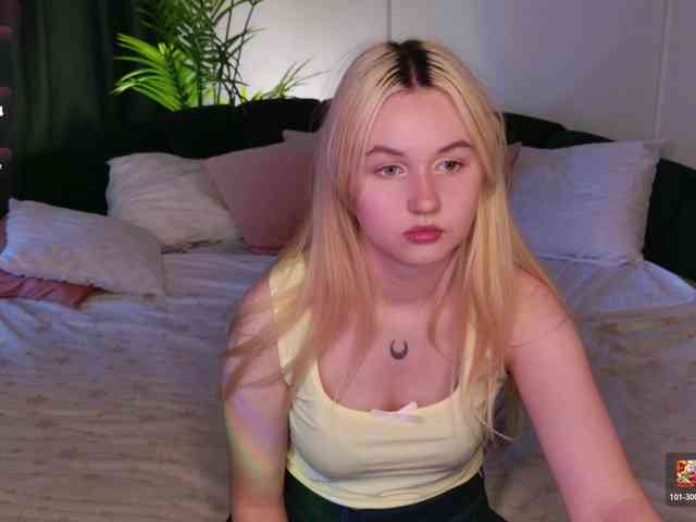 LillyEyess Live Webcam on BongaCams
