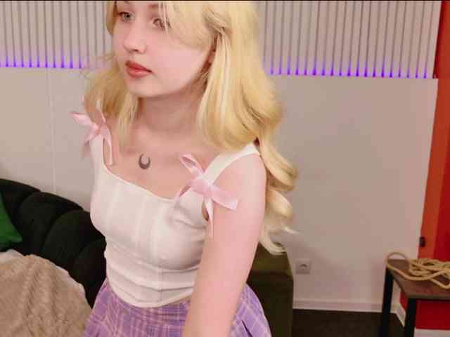 LillyEyess webcam