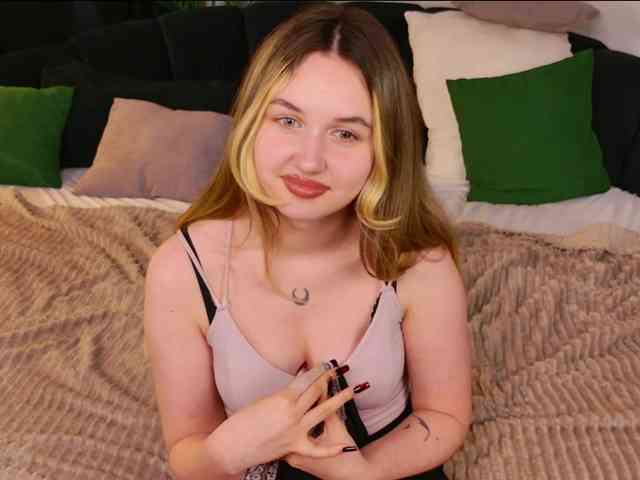 LillyEyess webcam