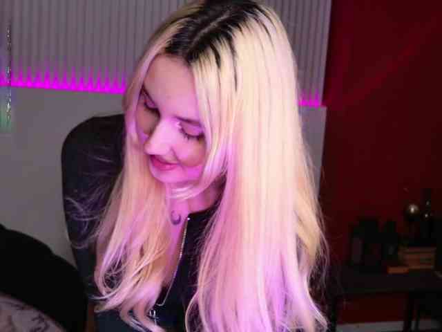 LillyEyess LillyEyess