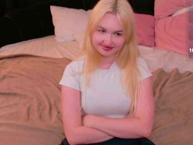 LillyEyess webcam