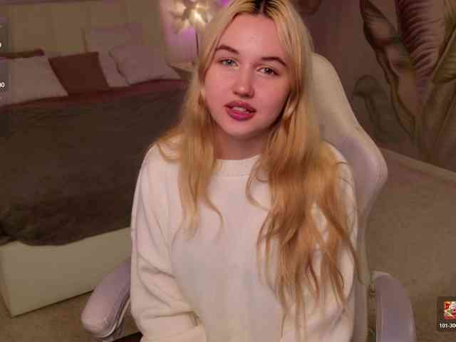 LillyEyess webcam