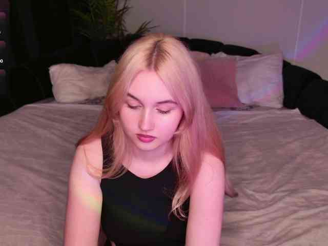 LillyEyess webcam