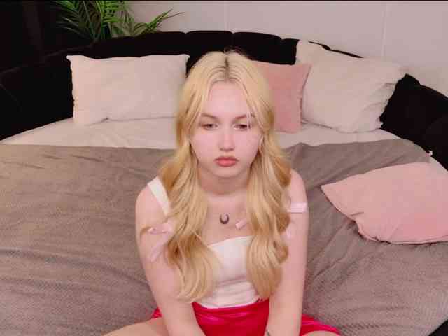 LillyEyess webcam