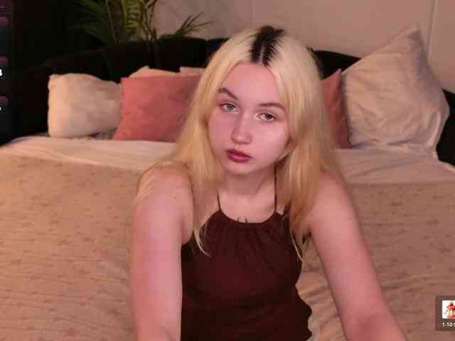LillyEyess webcam